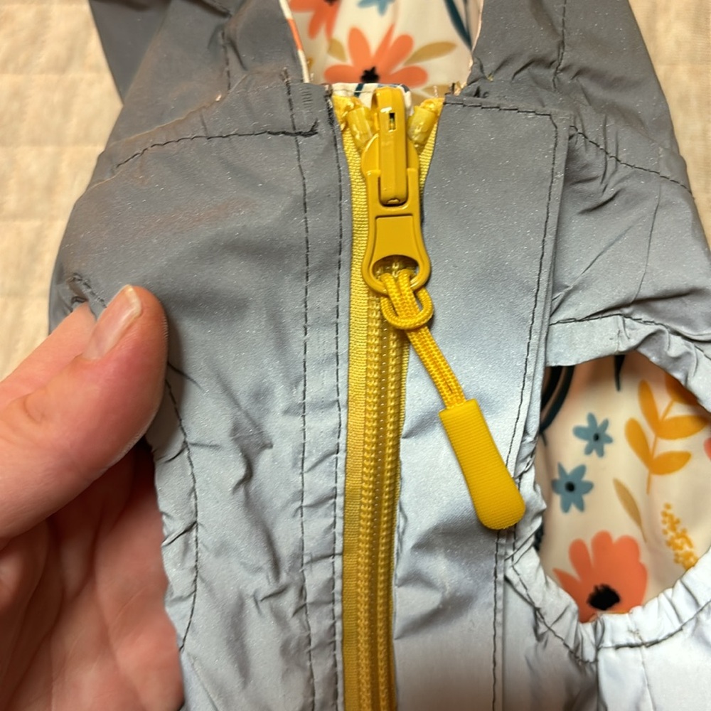 🌼 {FINAL SALE} Sniff & Bark Yellow Floral Reversible Zoomies Rain Vest™ - Picture 8 of 12